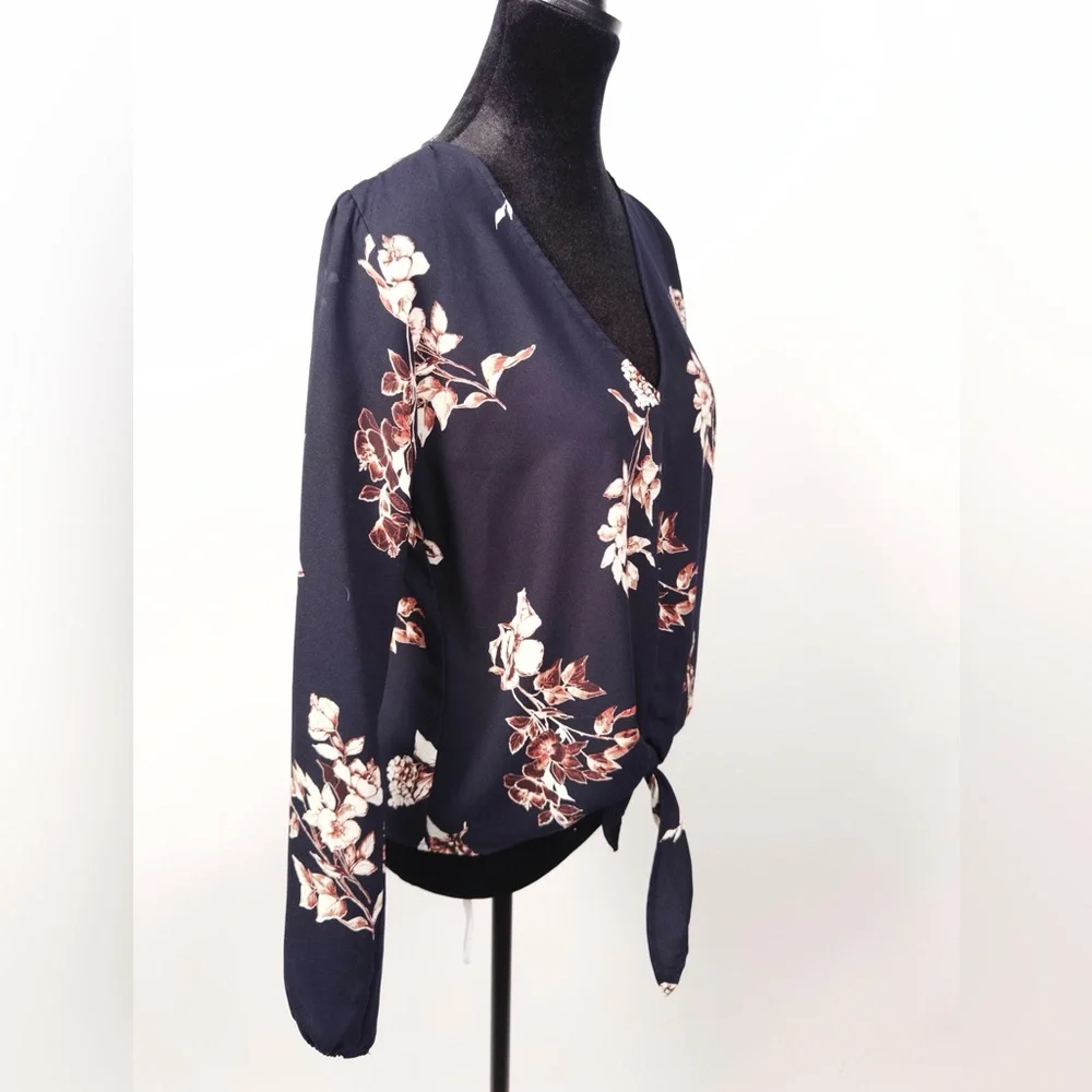 Veronica M Blouse Size XS - Picture 2 of 4